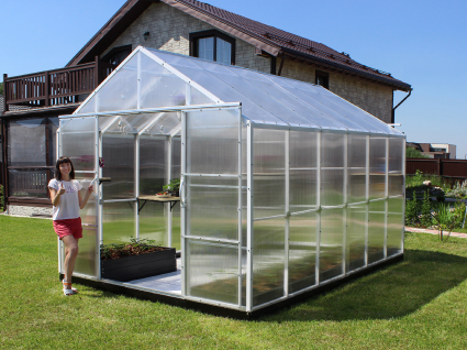 The price of a greenhouse - what does it depend on?